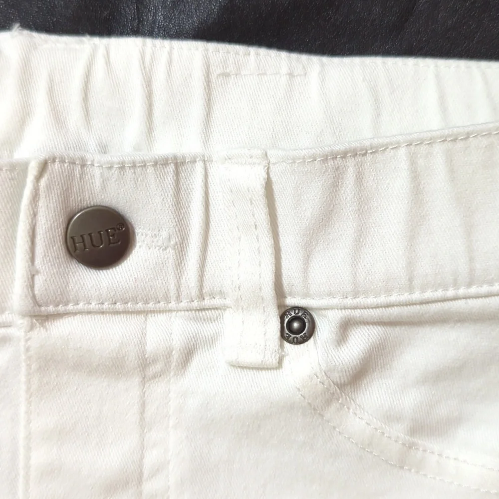 🚨3/$15! Hue NWOT White Jeggings - Picture 5 of 10